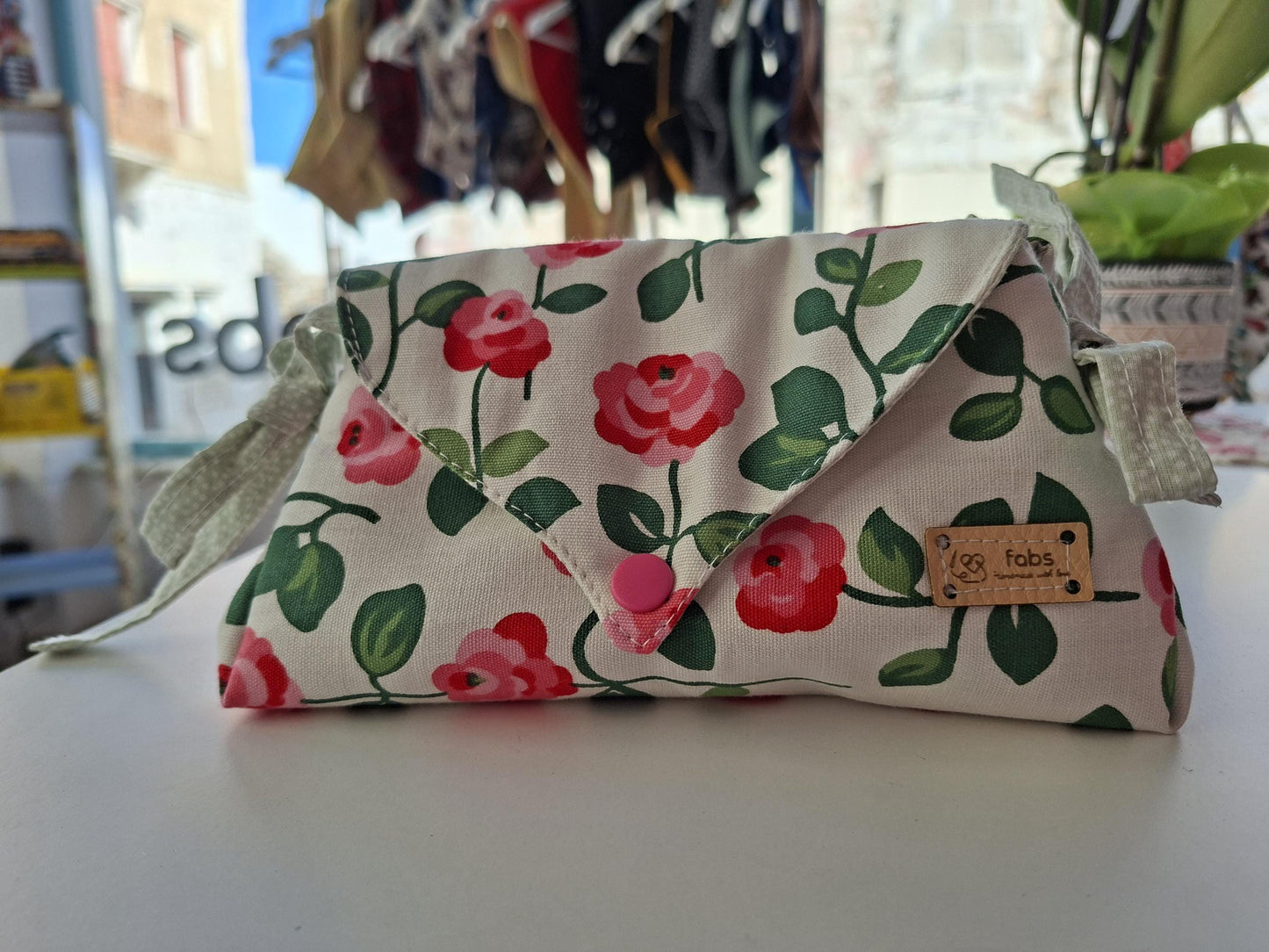 Romantic Vanity bag pink flowers