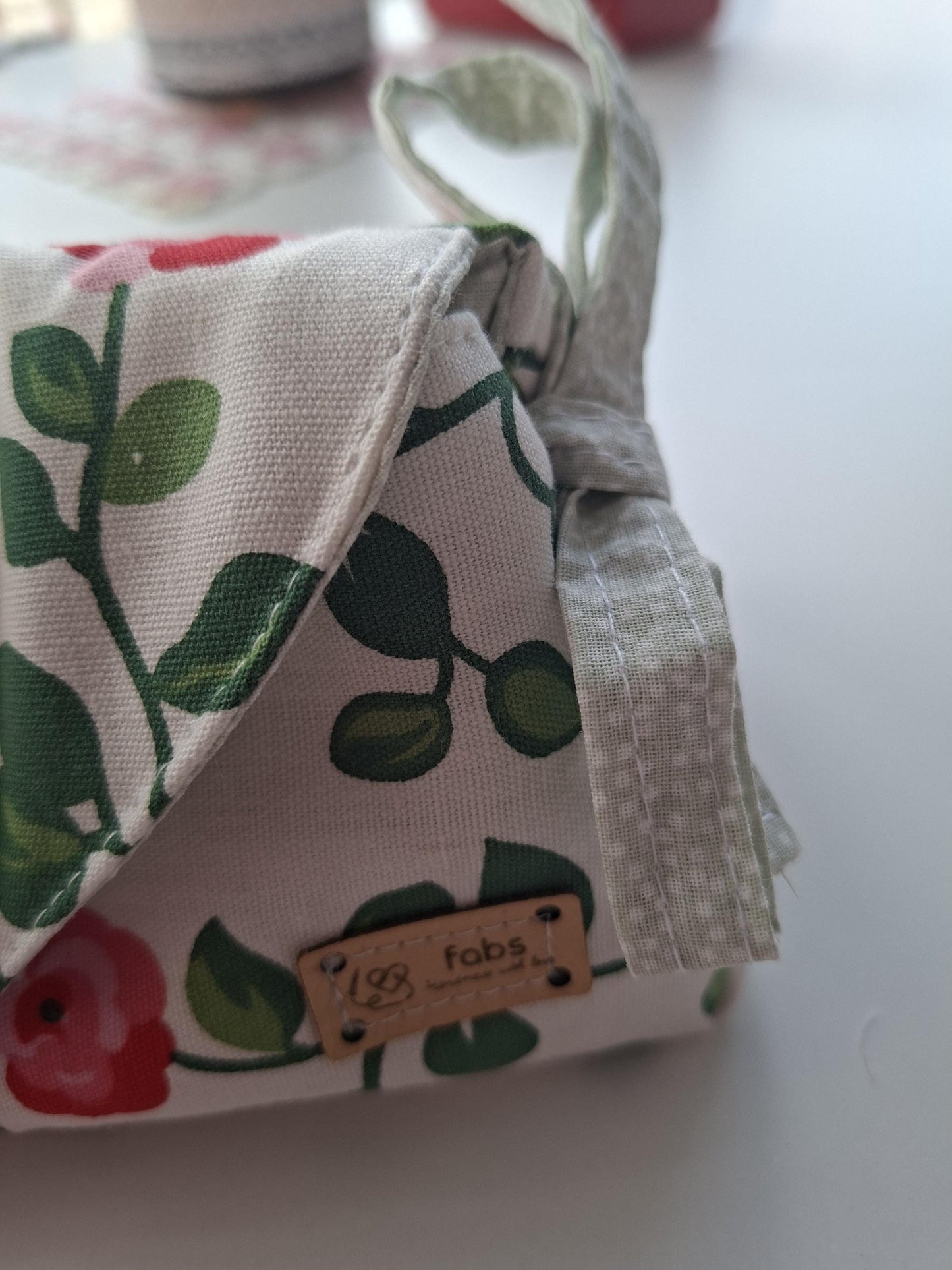 Romantic Vanity bag pink flowers