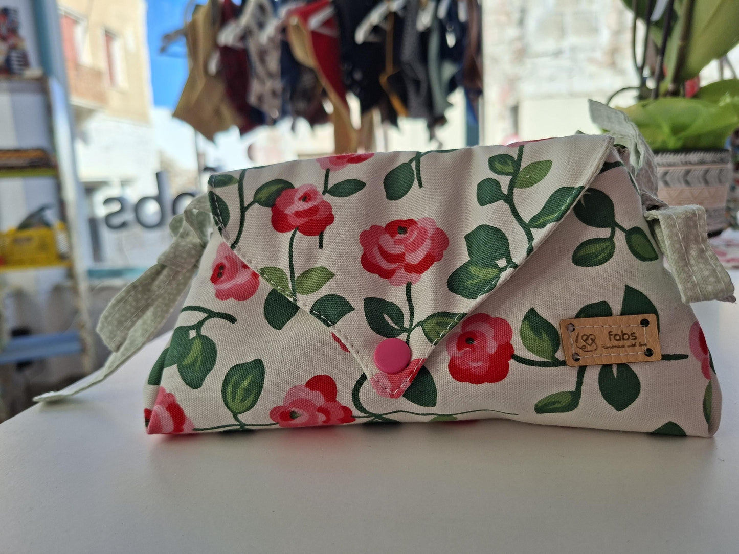 Romantic Vanity bag pink flowers